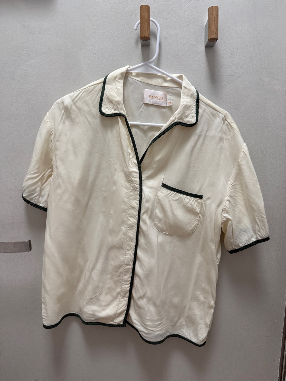 SANCIA Cream Short-Sleeve Button-Down Shirt with Black Trim